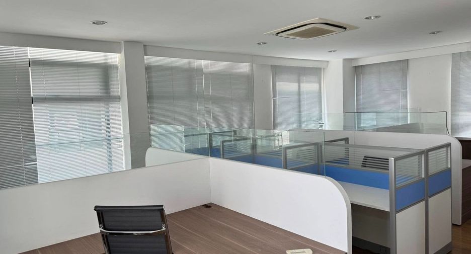 For rent 9 bedrooms office in Lat Phrao, Bangkok