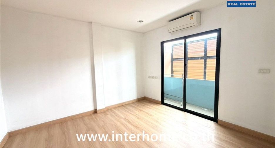 出售 4 卧室 联排别墅 在 Bang Phli, Samut Prakan