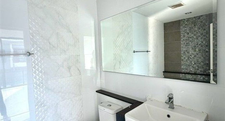 出售 4 卧室 联排别墅 在 Bang Phli, Samut Prakan