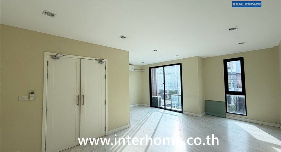 出售 4 卧室 联排别墅 在 Bang Phli, Samut Prakan