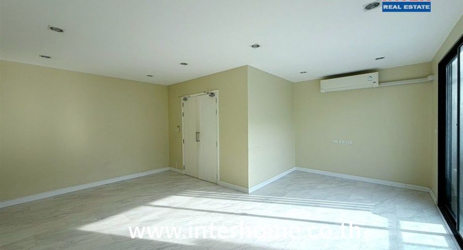 出售 4 卧室 联排别墅 在 Bang Phli, Samut Prakan