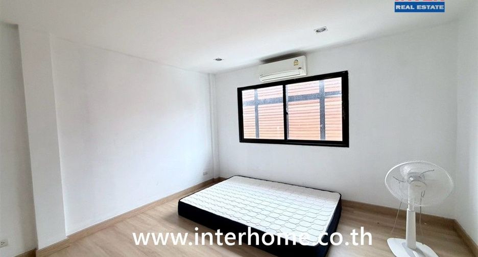 出售 4 卧室 联排别墅 在 Bang Phli, Samut Prakan