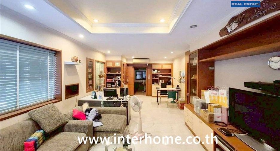 For sale 4 bedrooms warehouse in Pak Kret, Nonthaburi