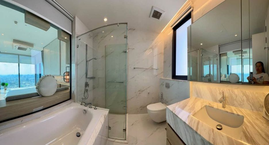 À louer 2 chambres condo à Bang Kho Laem, Bangkok