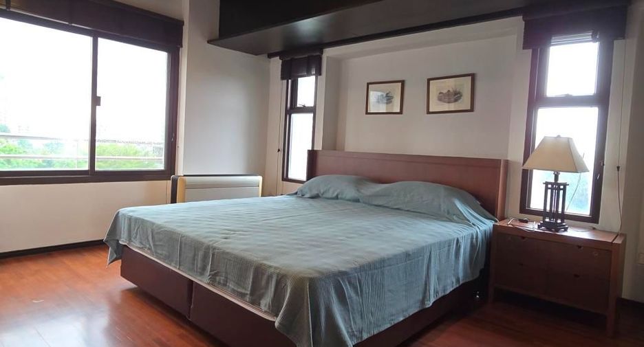 For rent 3 bedrooms apartment in Phaya Thai, Bangkok