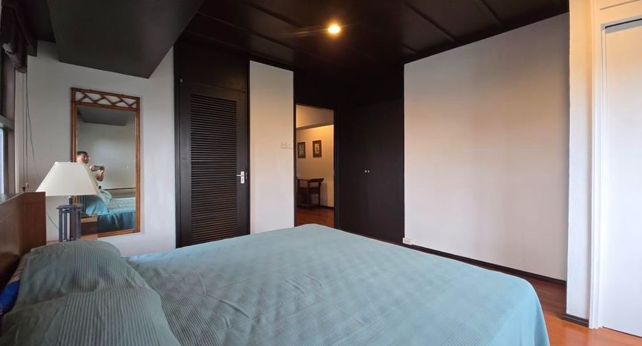 For rent 3 bedrooms apartment in Phaya Thai, Bangkok