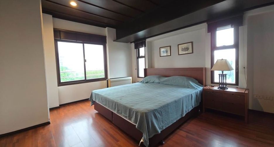 For rent 3 bedrooms apartment in Phaya Thai, Bangkok