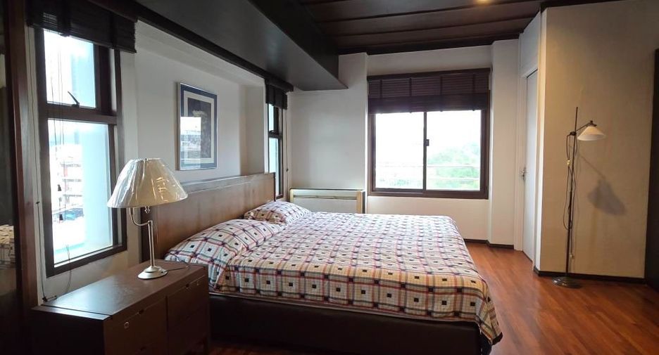 For rent 3 bedrooms apartment in Phaya Thai, Bangkok