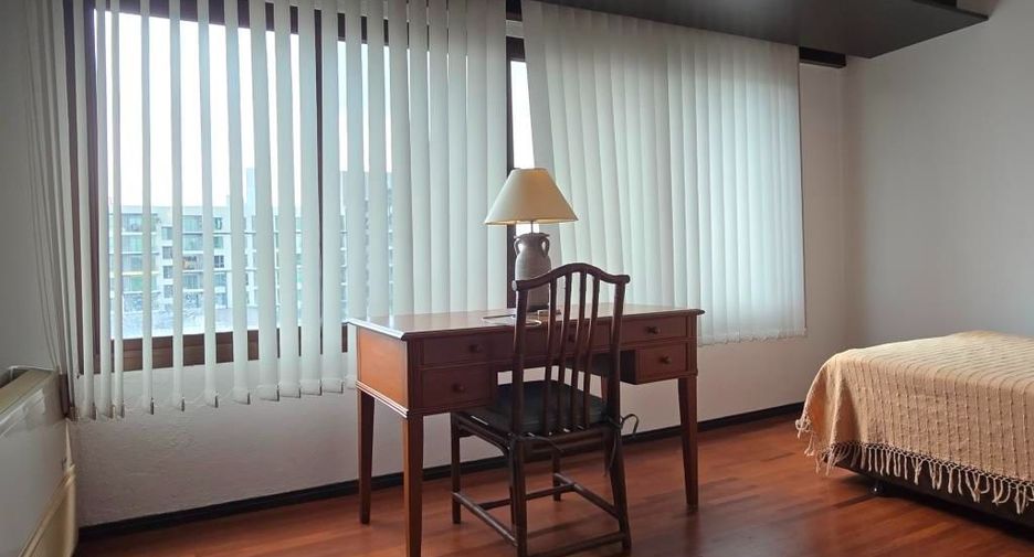 For rent 3 bedrooms apartment in Phaya Thai, Bangkok