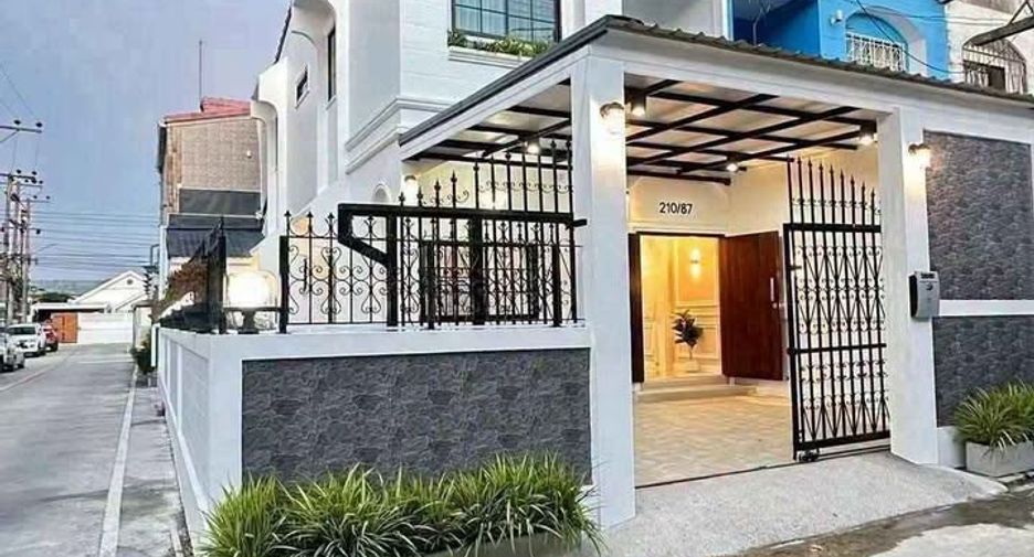 For rent 2 bedrooms house in Bang Lamung, Chonburi