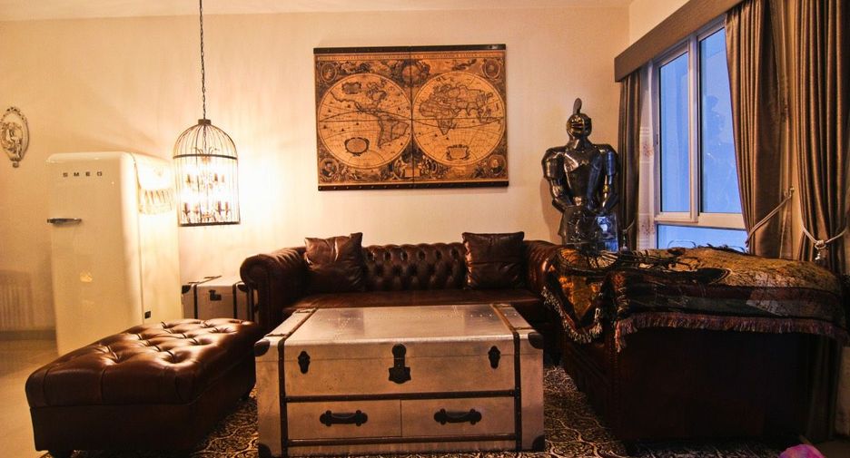 For rent 4 bedrooms townhouse in Phra Khanong, Bangkok