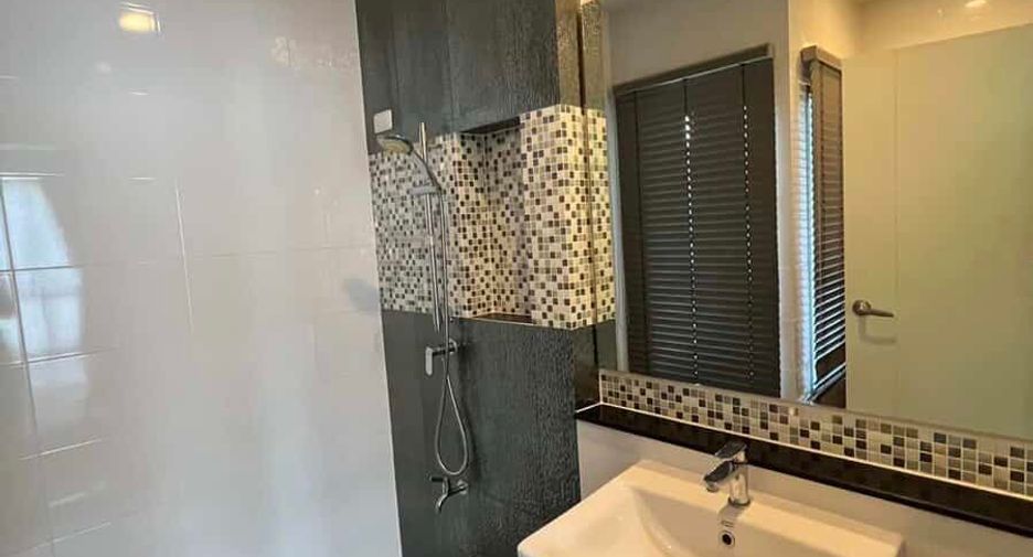 Reihenhaus zur Miete mit 3 Zimmer in Saphan Sung, Bangkok
