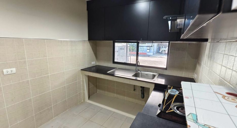 Casa en venta de 3 habitaciones en San Sai, Chiang Mai