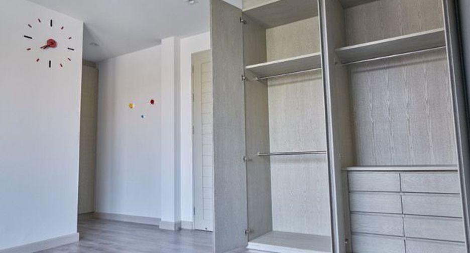 Reihenhaus zur Miete mit 3 Zimmer in Watthana, Bangkok