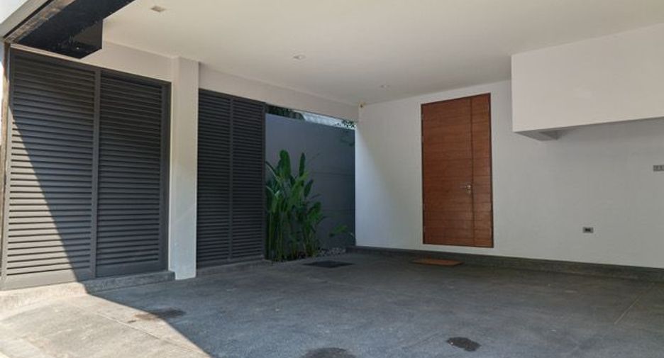 Reihenhaus zur Miete mit 3 Zimmer in Watthana, Bangkok