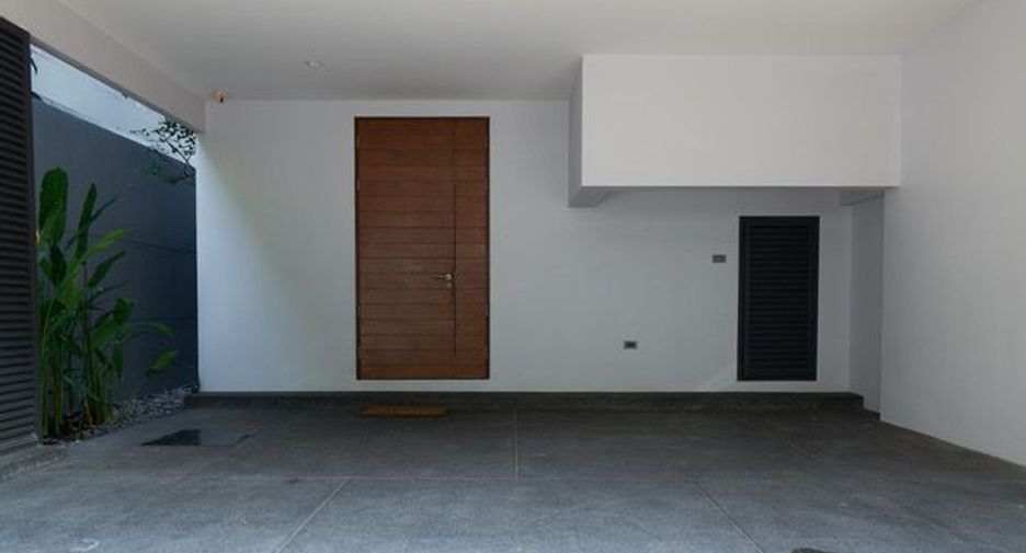 Reihenhaus zur Miete mit 3 Zimmer in Watthana, Bangkok