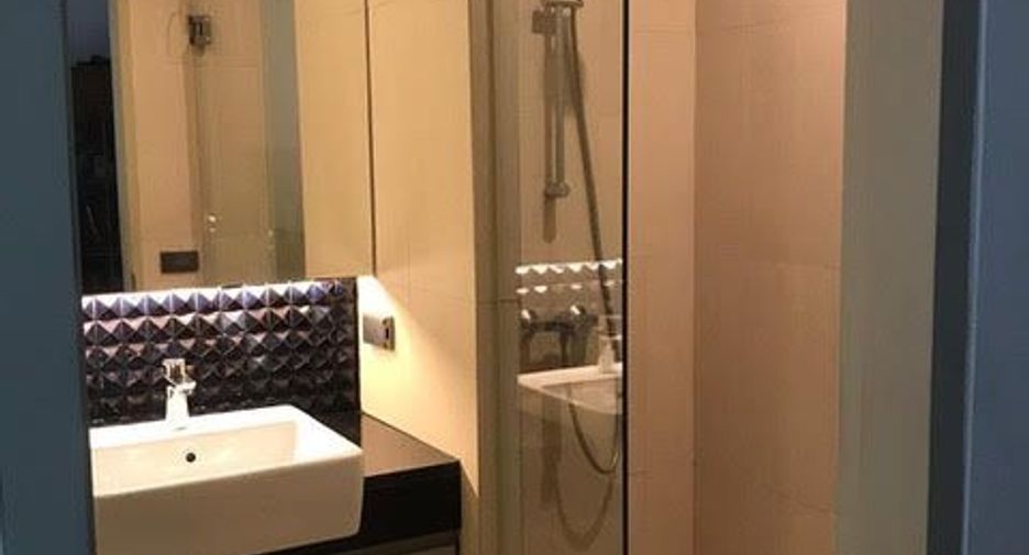 Reihenhaus zur Miete mit 3 Zimmer in Watthana, Bangkok