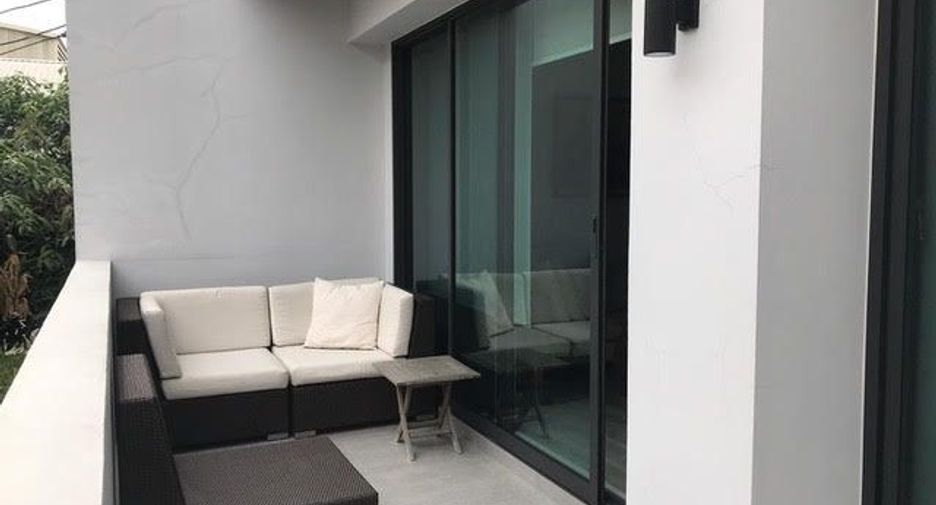 Reihenhaus zur Miete mit 3 Zimmer in Watthana, Bangkok