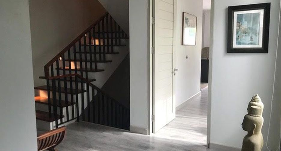 Reihenhaus zur Miete mit 3 Zimmer in Watthana, Bangkok