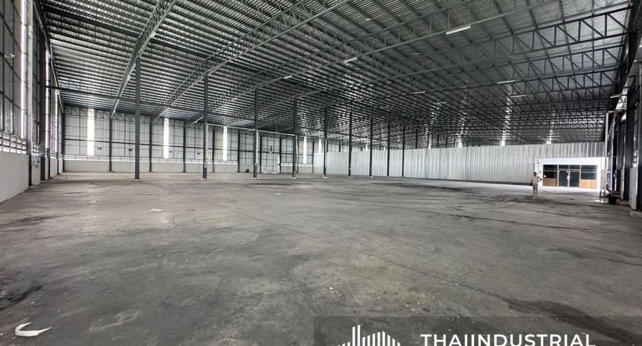 For rent warehouse in Phanat Nikhom, Chonburi
