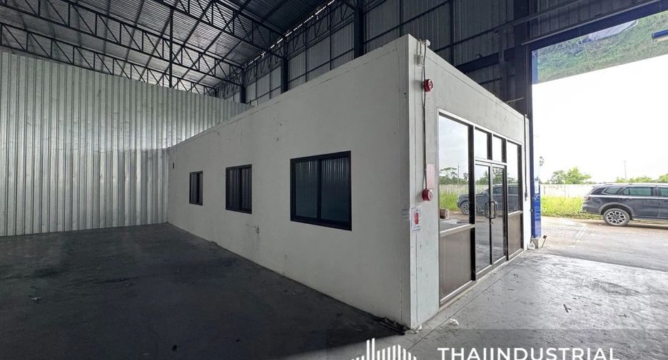 For rent warehouse in Phanat Nikhom, Chonburi