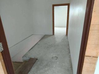 À vendre 1 chambre maison de ville à Ban Khai, Rayong