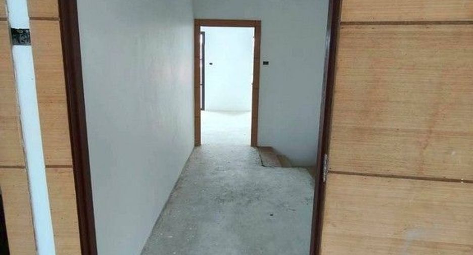 À vendre 1 chambre maison de ville à Ban Khai, Rayong