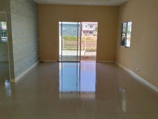 À vendre 1 chambre maison à Krathum Baen, Samut Sakhon
