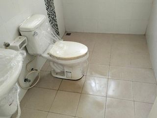 À vendre 1 chambre maison à Krathum Baen, Samut Sakhon