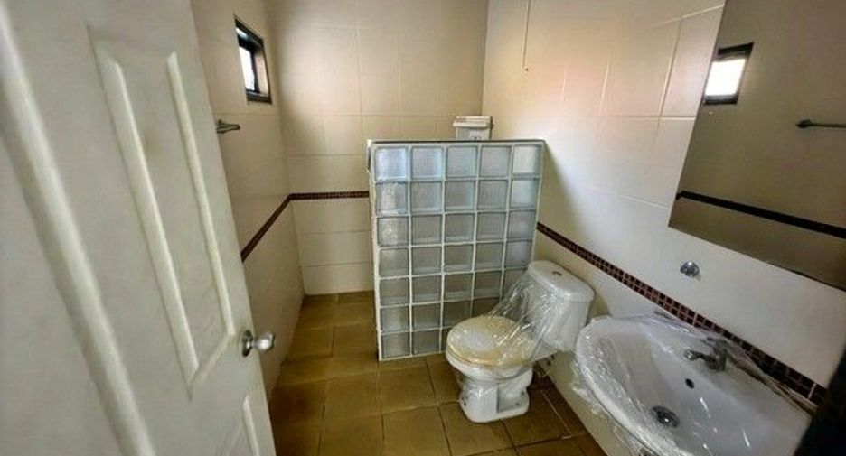 Haus zum Kauf mit 1 Zimmer in Ban Khai, Rayong
