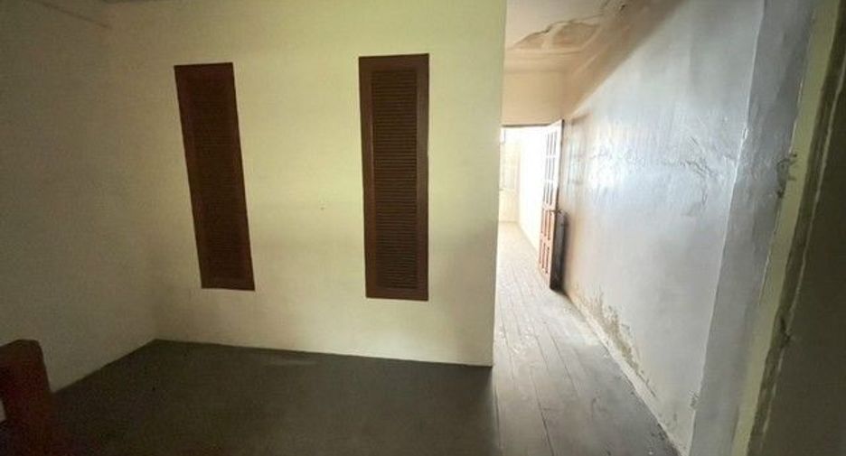 For sale 2 bedrooms retail Space in Ban Bueng, Chonburi