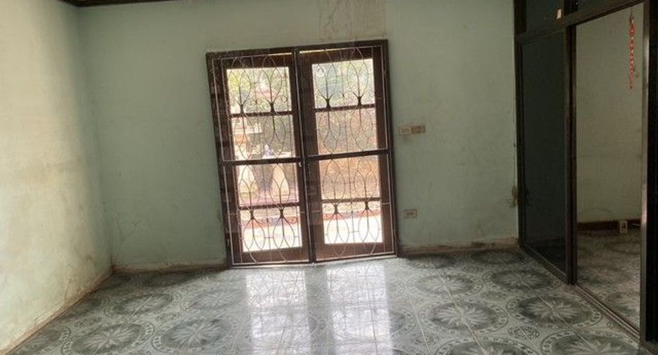 For sale 1 bed house in Thawi Watthana, Bangkok
