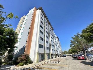 À vendre 1 chambre condo à Ban Bueng, Chonburi