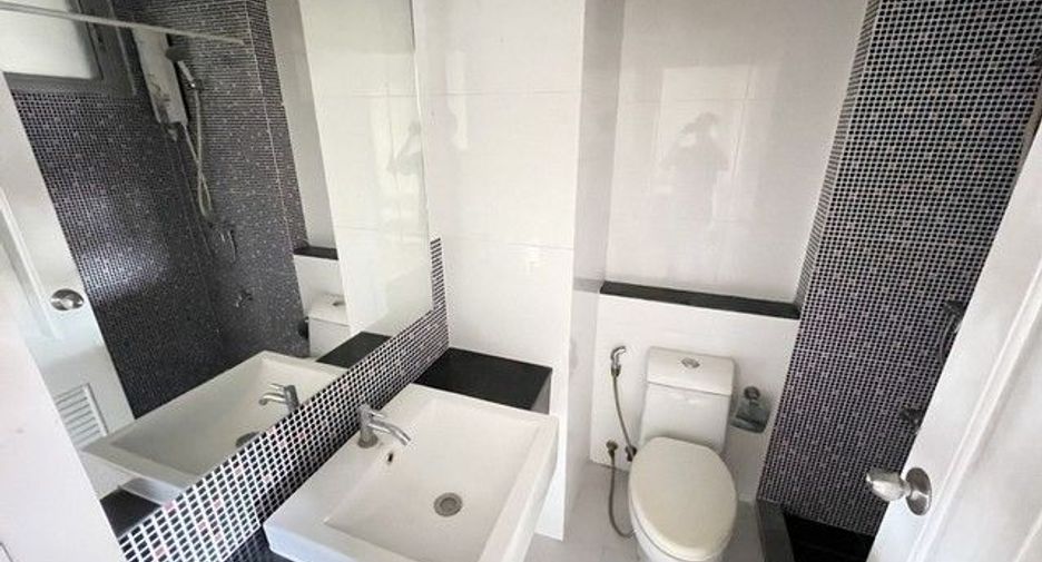 À vendre 1 chambre condo à Ban Bueng, Chonburi