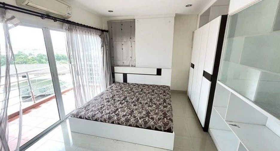 À vendre 1 chambre condo à Ban Bueng, Chonburi