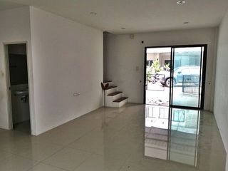 For sale 1 Beds townhouse in Ban Bueng, Chonburi