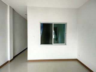 For sale 1 Beds townhouse in Ban Bueng, Chonburi