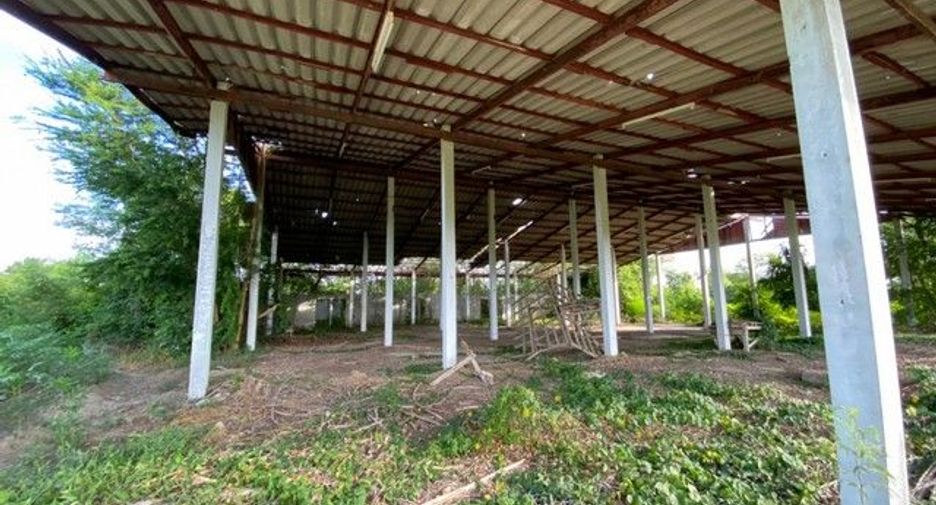 For sale 1 bed warehouse in Tha Tako, Nakhon Sawan