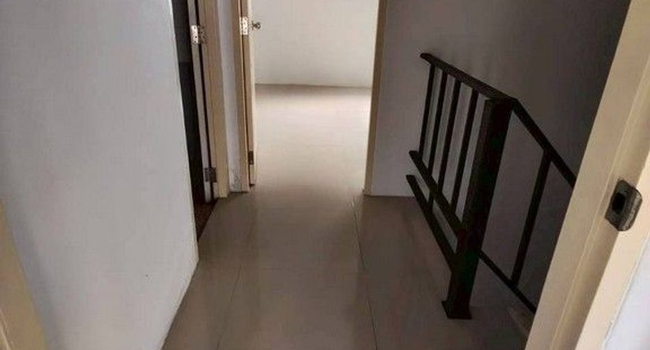 For sale 1 Beds townhouse in Ban Bueng, Chonburi