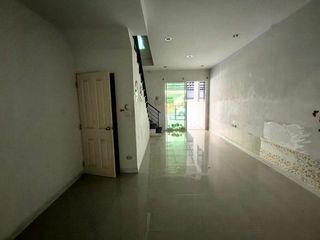 For sale 1 Beds townhouse in Ban Bueng, Chonburi