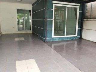 For sale 1 Beds townhouse in Ban Bueng, Chonburi