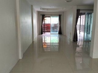 For sale 1 Beds townhouse in Ban Bueng, Chonburi