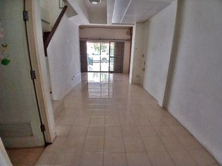 Продажа 1 кровать таунхаус в Mueang Chon Buri, Чонбури