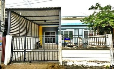 Продажа 1 кровать таунхаус в Si Racha, Чонбури
