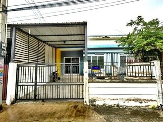 Продажа 1 кровать таунхаус в Si Racha, Чонбури
