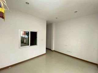 For sale 1 Beds townhouse in Ban Bueng, Chonburi