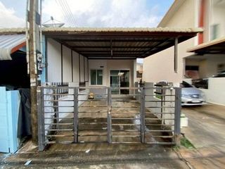 For sale 1 Beds townhouse in Ban Bueng, Chonburi