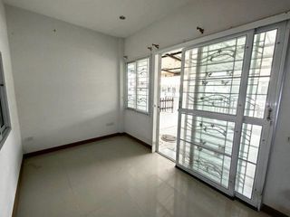 For sale 1 Beds townhouse in Ban Bueng, Chonburi