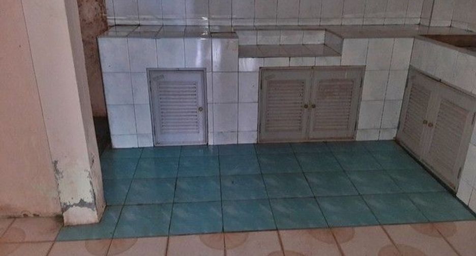 For sale 1 Beds townhouse in Ban Bueng, Chonburi