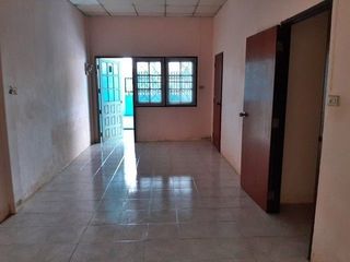 For sale 1 Beds townhouse in Ban Bueng, Chonburi